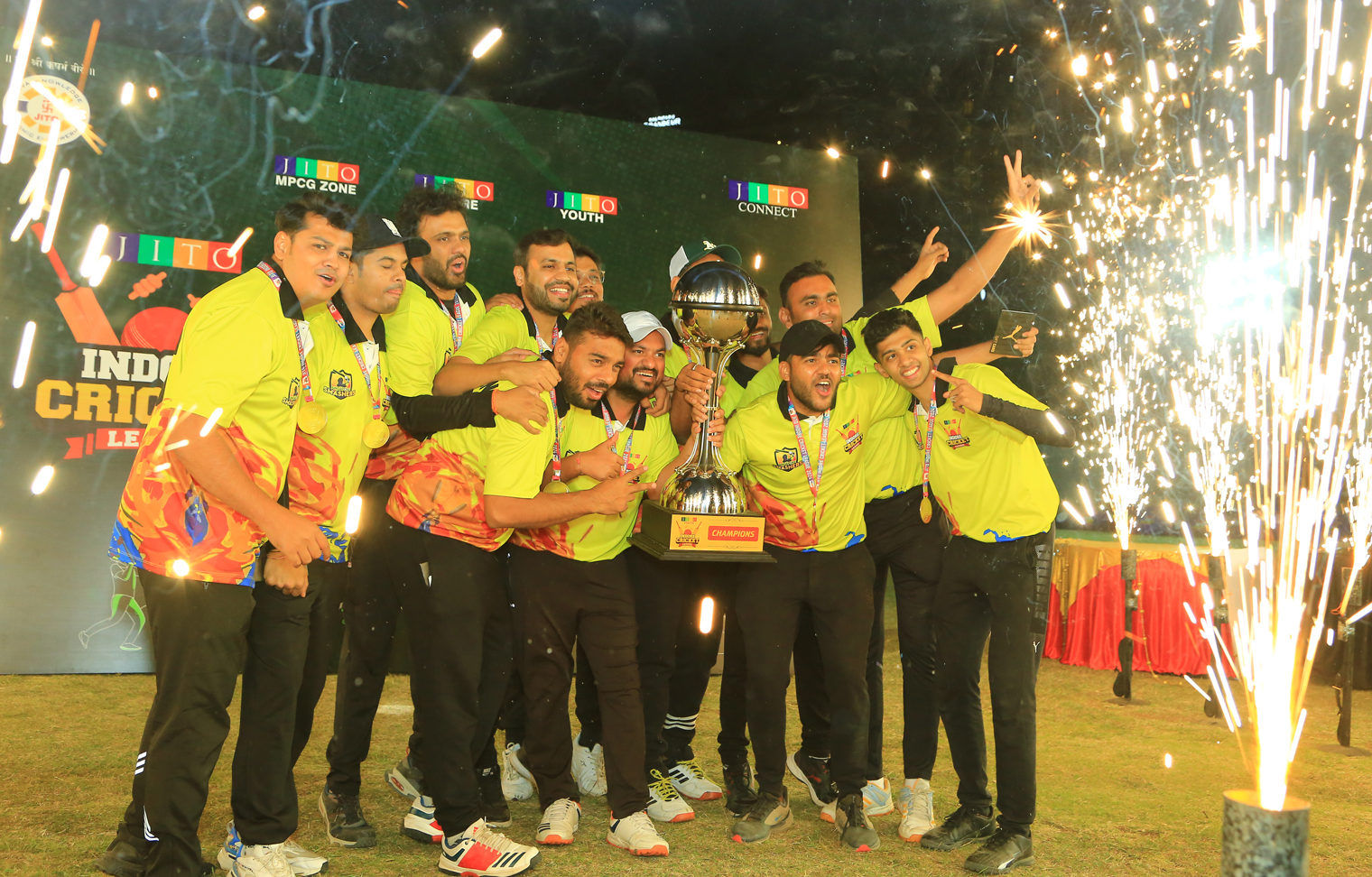 (इन्दौर) सिंगापुर स्मैशर के नाम रही जीतो इन्दौर क्रिकेट लीग की ट्रॉफी –