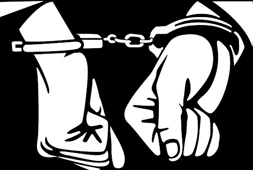 आर्म्स एक्ट के मामले में एक साल से फरार बदमाश गिरफ्तार